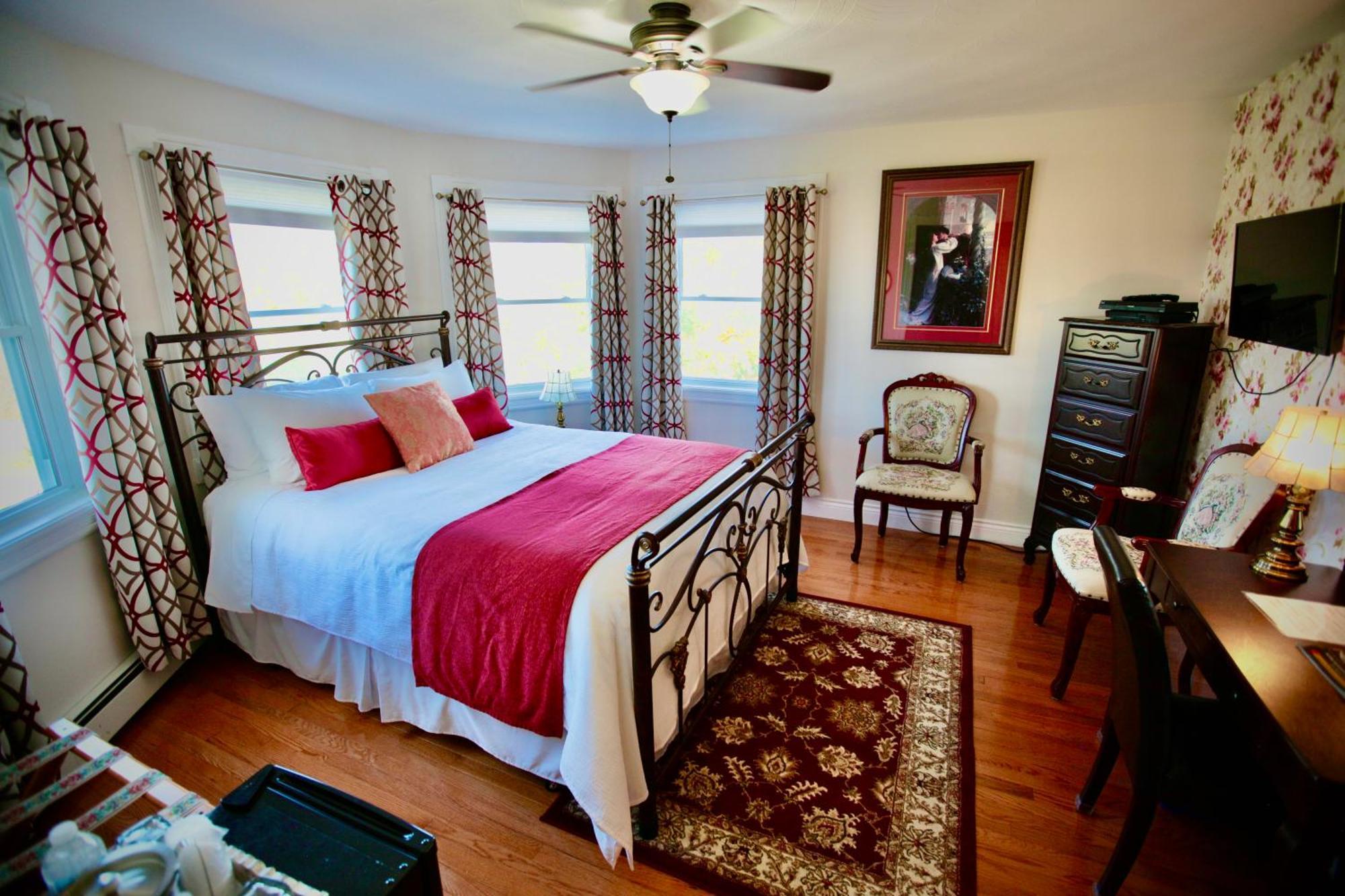 Mindemoya Twin Peaks B&B الغرفة الصورة